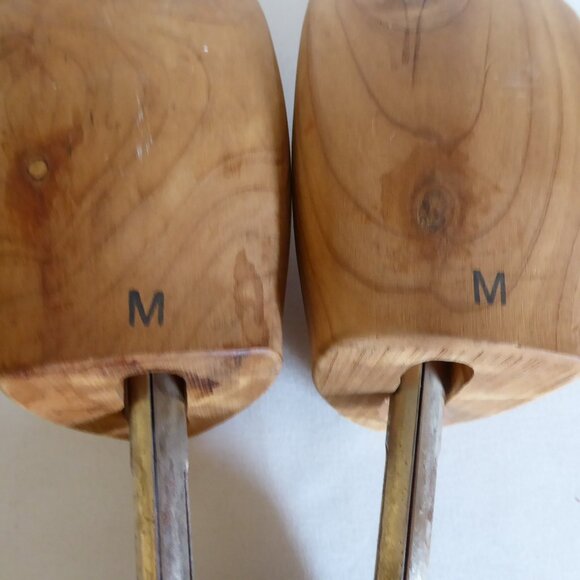 VINTAGE ROCHESTER CEDAR WOOD MENS SHOE TREE FORM SHAPER (MEDIUM) USED - Picture 5 of 10